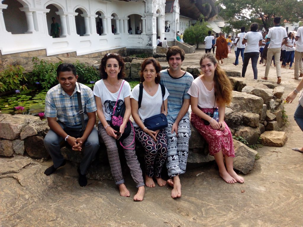 Dambulla cave temple guests